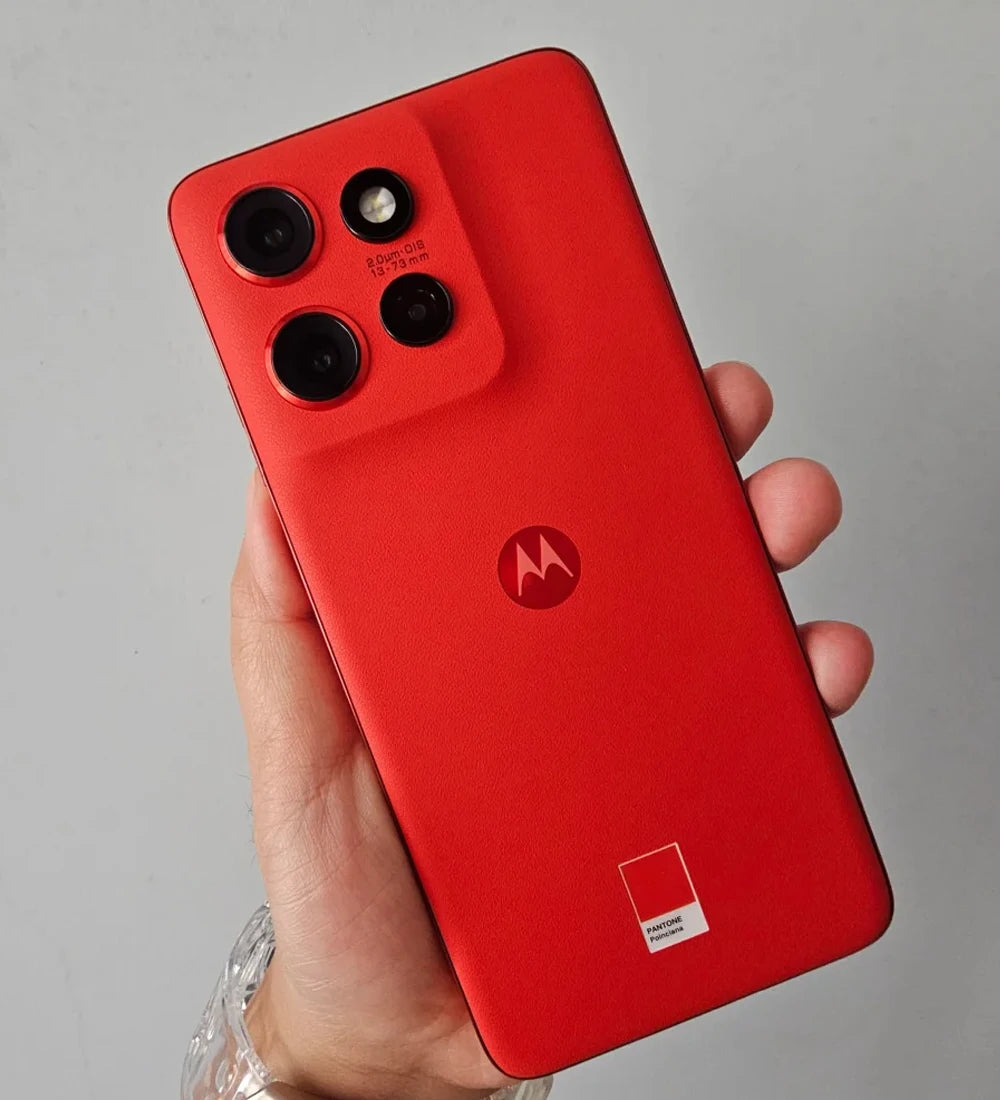 Smartphone Motorola Moto S50 Dimensity 7300 5G desbloqueado, tela P-OLED de 6,36'', 120Hz, 4310mAh, 68W SuperVOOC, câmera de 50MP NFC OTA
