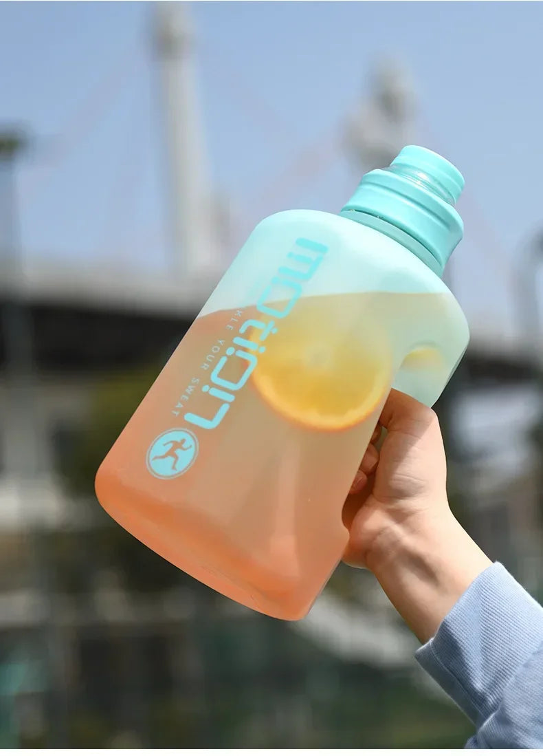 1 peça 2L Canudo Esportivo Grande Capacidade Fitness Com Canudo Plástico Portátil Garrafa de Água Ao Ar Livre Com Escala Chaleira Gradiente