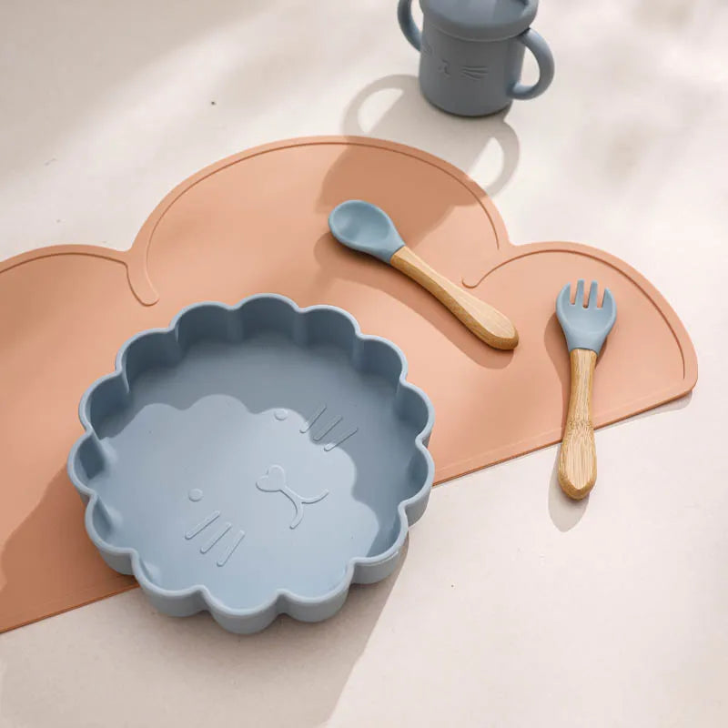 Pet Feeding Mat for Cats and Dogs with Nonspill Nonslip Waterproof Leakage Food Easy to Clean Silicone Placemats