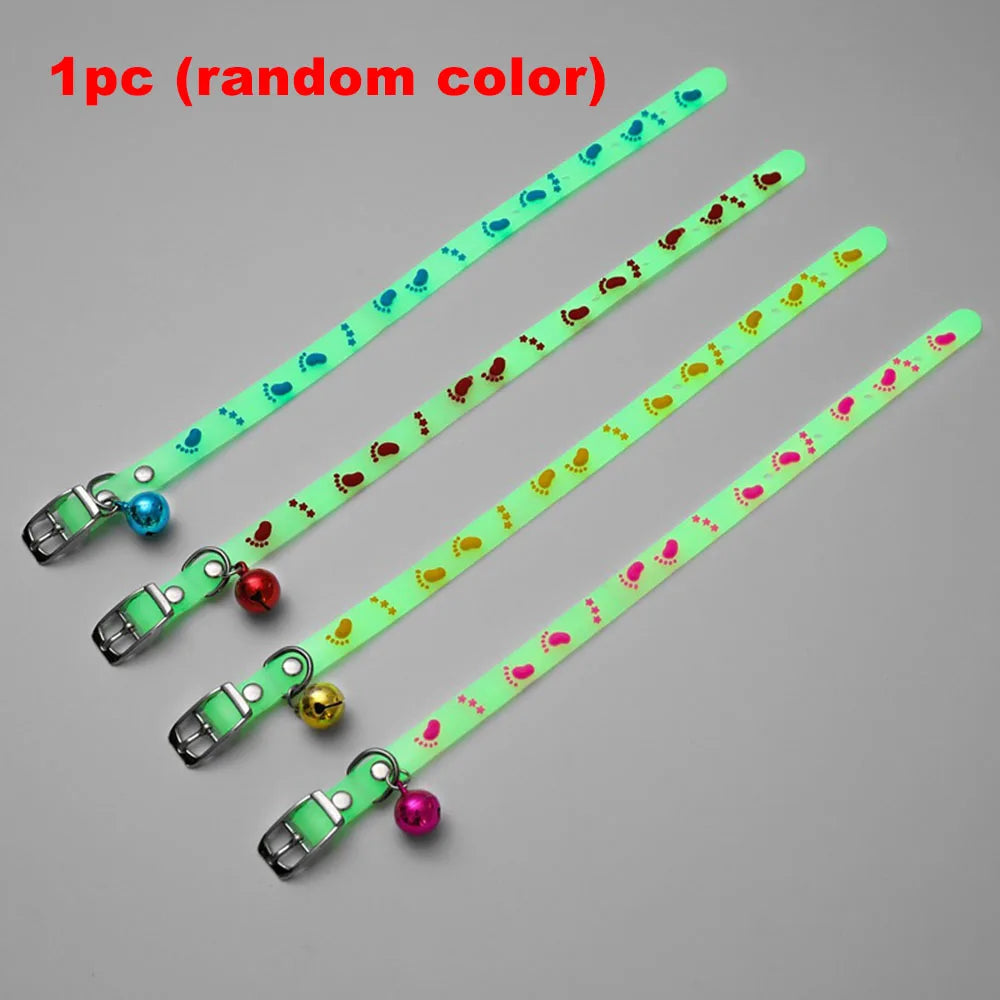 Coleiras brilhantes para animais de estimação com sino que brilham à noite, colar para cães e gatos, acessórios luminosos para gatinhos e filhotes