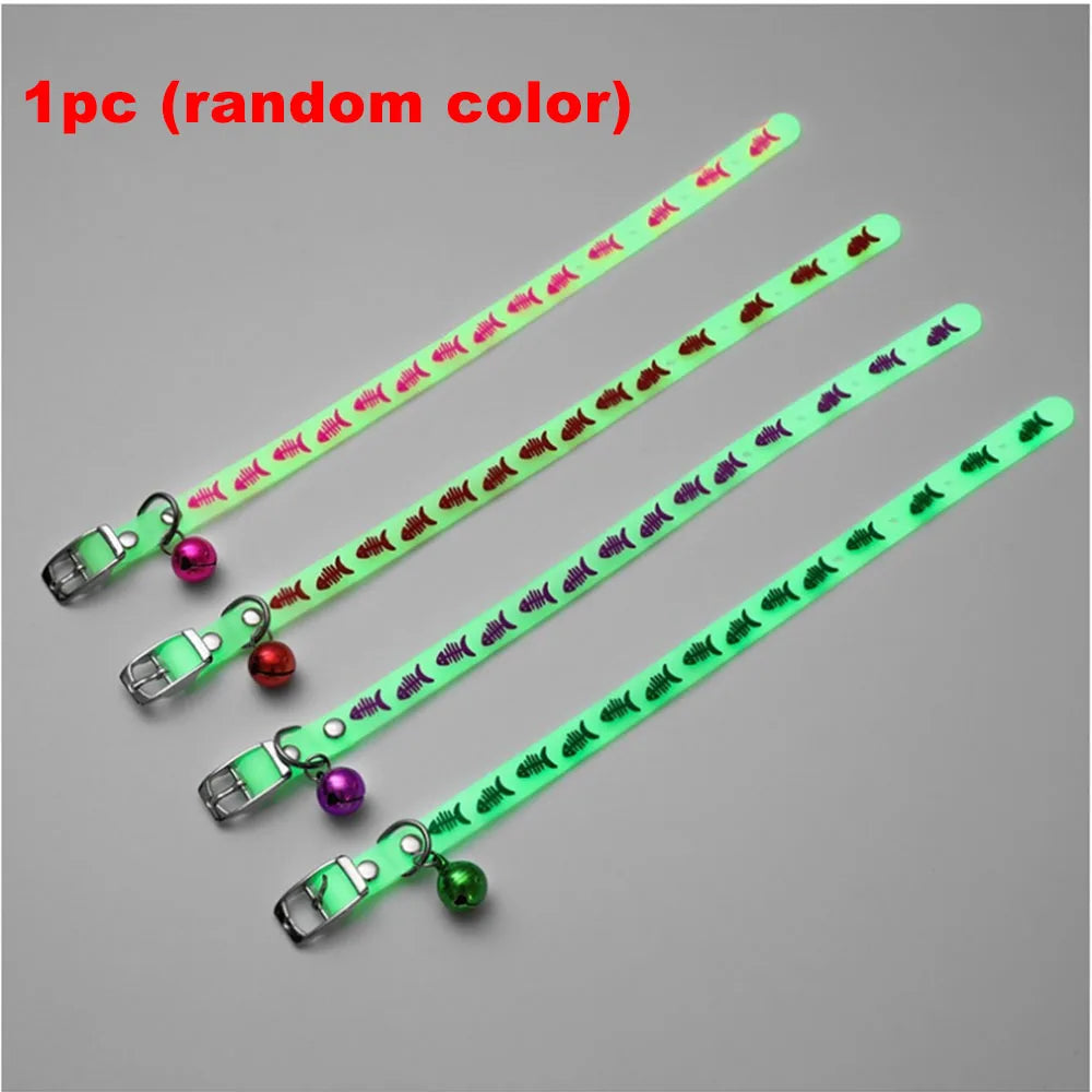 Coleiras brilhantes para animais de estimação com sino que brilham à noite, colar para cães e gatos, acessórios luminosos para gatinhos e filhotes