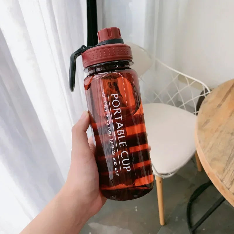 1 peça 1000ml copo criativo de grande capacidade garrafa esportiva de água para entusiastas de fitness garrafa agitadora de hidratação fácil de transportar