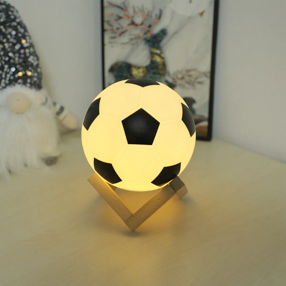 1 peça 14cm/5,5 pol. Luz noturna 3D de futebol, decoração de mesa para quarto, lâmpada de futebol alimentada por bateria, presente perfeito para decoração de adolescentes
