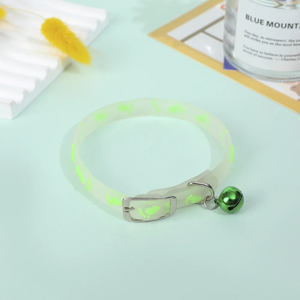 Coleira de silicone luminosa fluorescente para animais de estimação, coleira noturna antiperda para cães e gatos, filhotes e gatinhos, suprimentos para animais de estimação ao ar livre