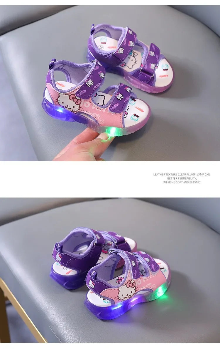 Sandálias infantis com luz LED para bebês meninas, sapatos casuais fofos da Hello Kitty para crianças, calçados antiderrapantes de praia para atividades ao ar livre, verão 2025