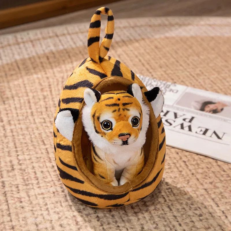 Tigre de pelúcia de animal selvagem realista em canil, leopardo, girafa de brinquedo em toca, filhote de cachorro malhado fofo em casinha de cachorro, envio rápido