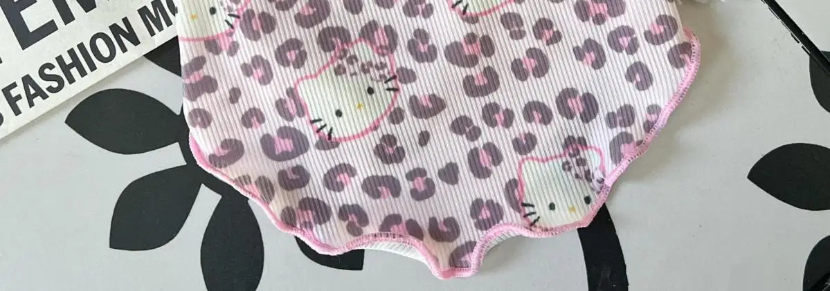 Novas roupas para animais de estimação, primavera/verão 2025, suspensórios corta-vento Spice Girls, estampa de leopardo, seda gelada e tecidos frescos, gatos e cães usam