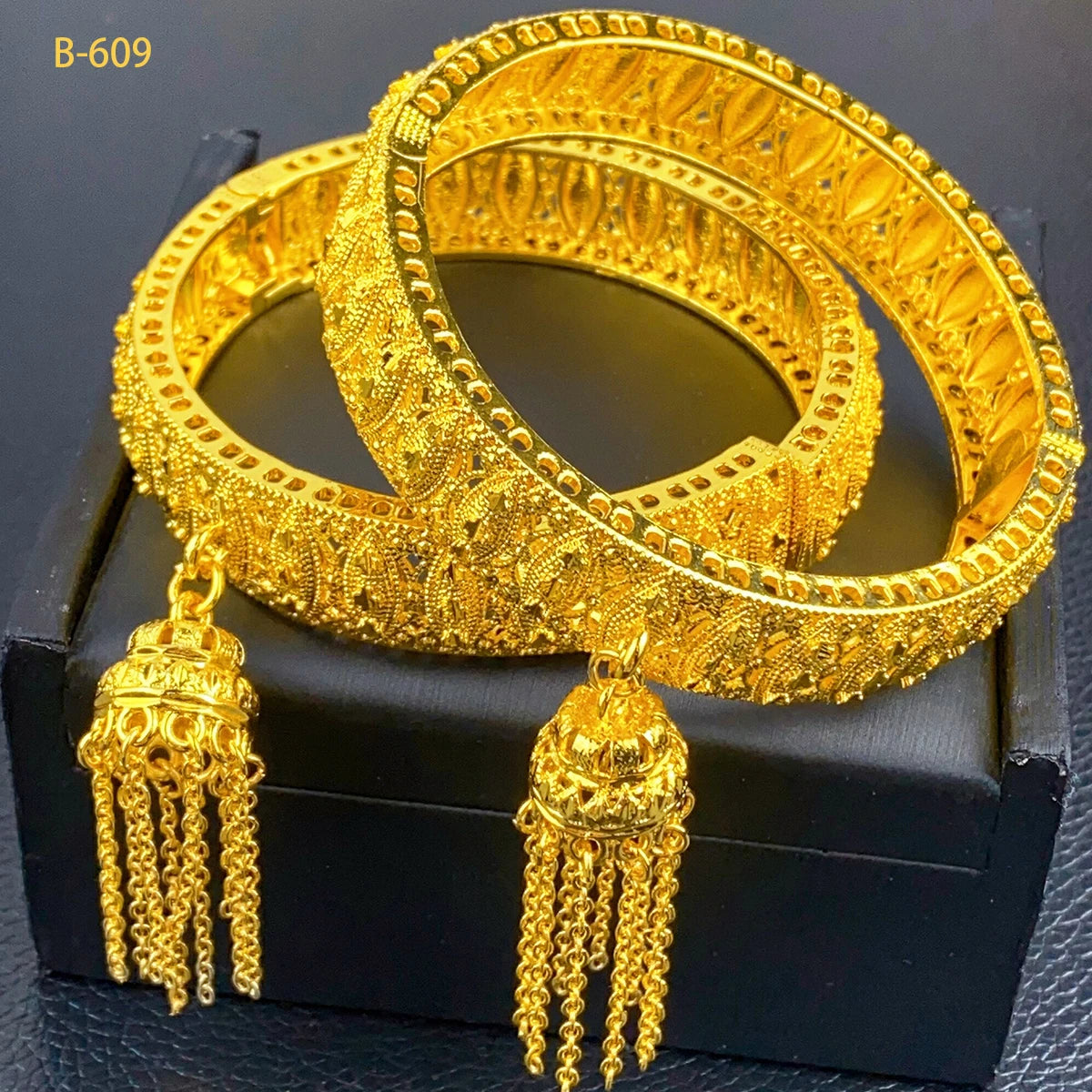 XUHUANG Novo Design Dubai Pulseiras Douradas com Pingente de Borla para Mulheres Indianas do Oriente Médio Nigeriano Joias de Luxo para Casamento