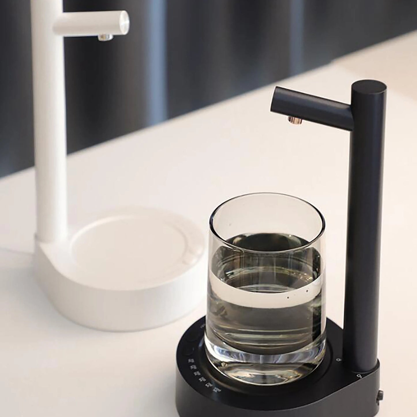 1 bomba de água de mesa inteligente recarregável USB, dispensador de água elétrico tipo balde, bomba de água pequena automática, adequada para uso externo