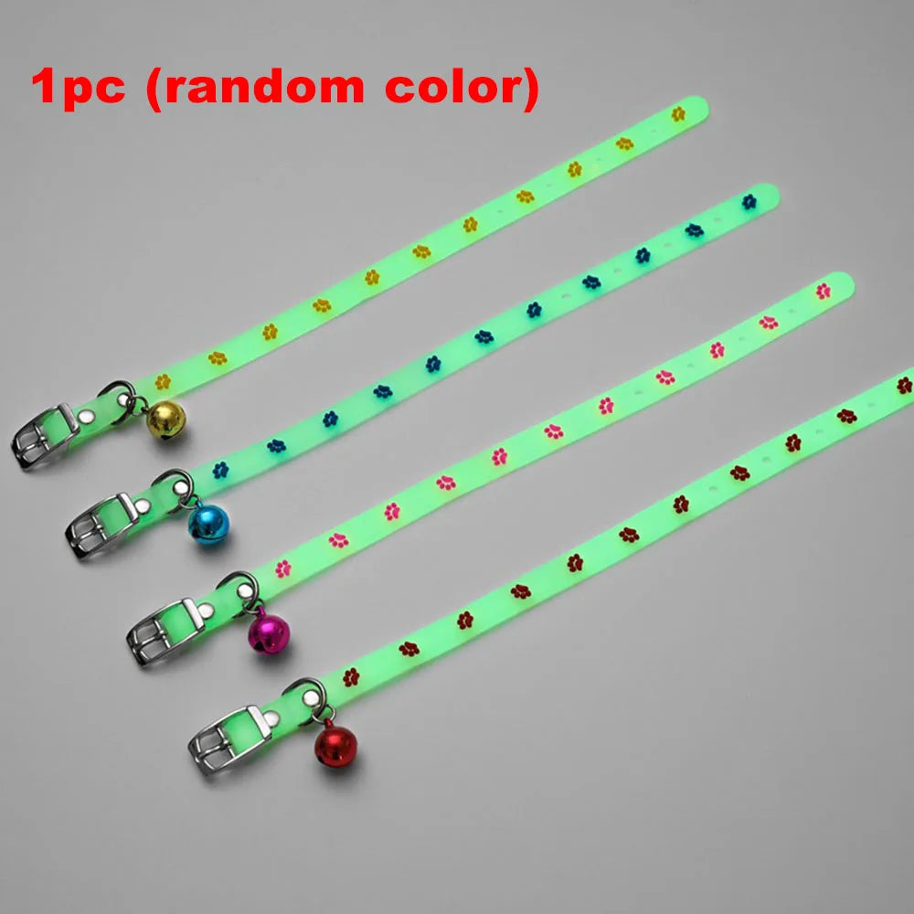 Coleiras brilhantes para animais de estimação com sino que brilham à noite, colar para cães e gatos, acessórios luminosos para gatinhos e filhotes