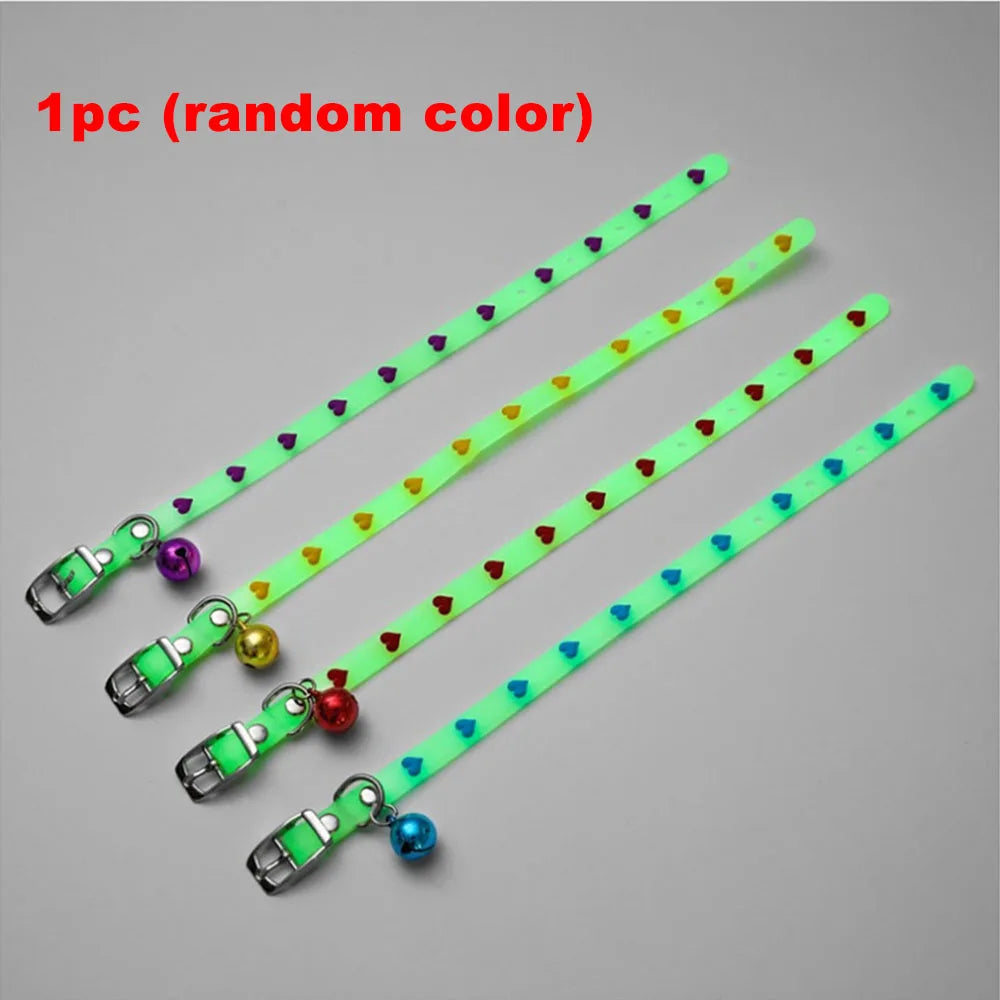 Coleiras brilhantes para animais de estimação com sino que brilham à noite, colar para cães e gatos, acessórios luminosos para gatinhos e filhotes
