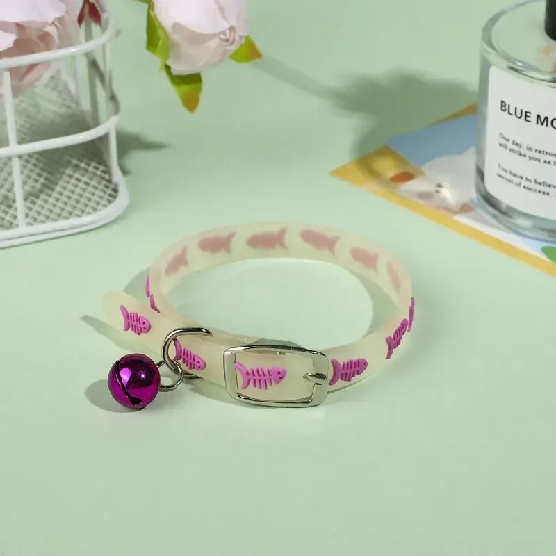 Colar luminoso para gatos, coleira pequena para cães, anti-perda, colar de silicone fluorescente, anel de pescoço, acessórios para animais de estimação