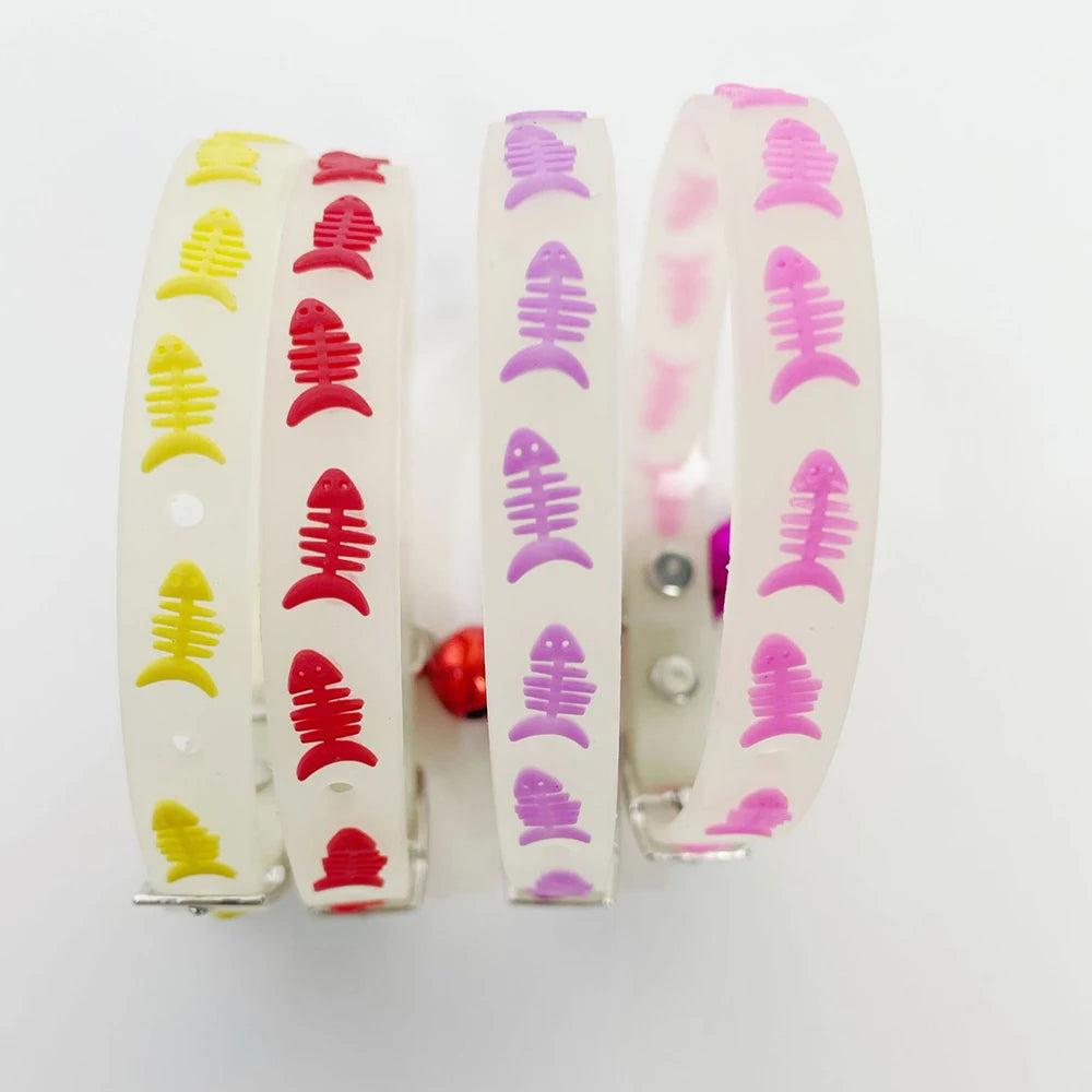 Colar luminoso para gatos, coleira pequena anti-perda de silicone fluorescente, sino, colar de pescoço, acessórios para gatos de estimação