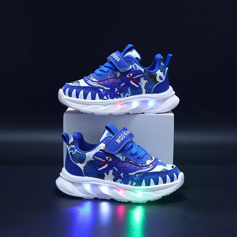 Tênis esportivos infantis novos de primavera com desenho de dinossauro e luz LED para meninos, sola macia, tênis casuais para crianças de 2 a 6 anos