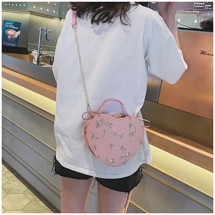 Bolsas redondas de renda doce de couro PU de alta qualidade para mulheres, bolsas crossbody para mulheres 2025, pequena corrente de flores frescas, ombro