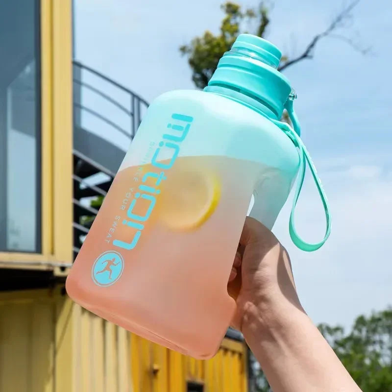 1 peça 2L Canudo Esportivo Grande Capacidade Fitness Com Canudo Plástico Portátil Garrafa de Água Ao Ar Livre Com Escala Chaleira Gradiente