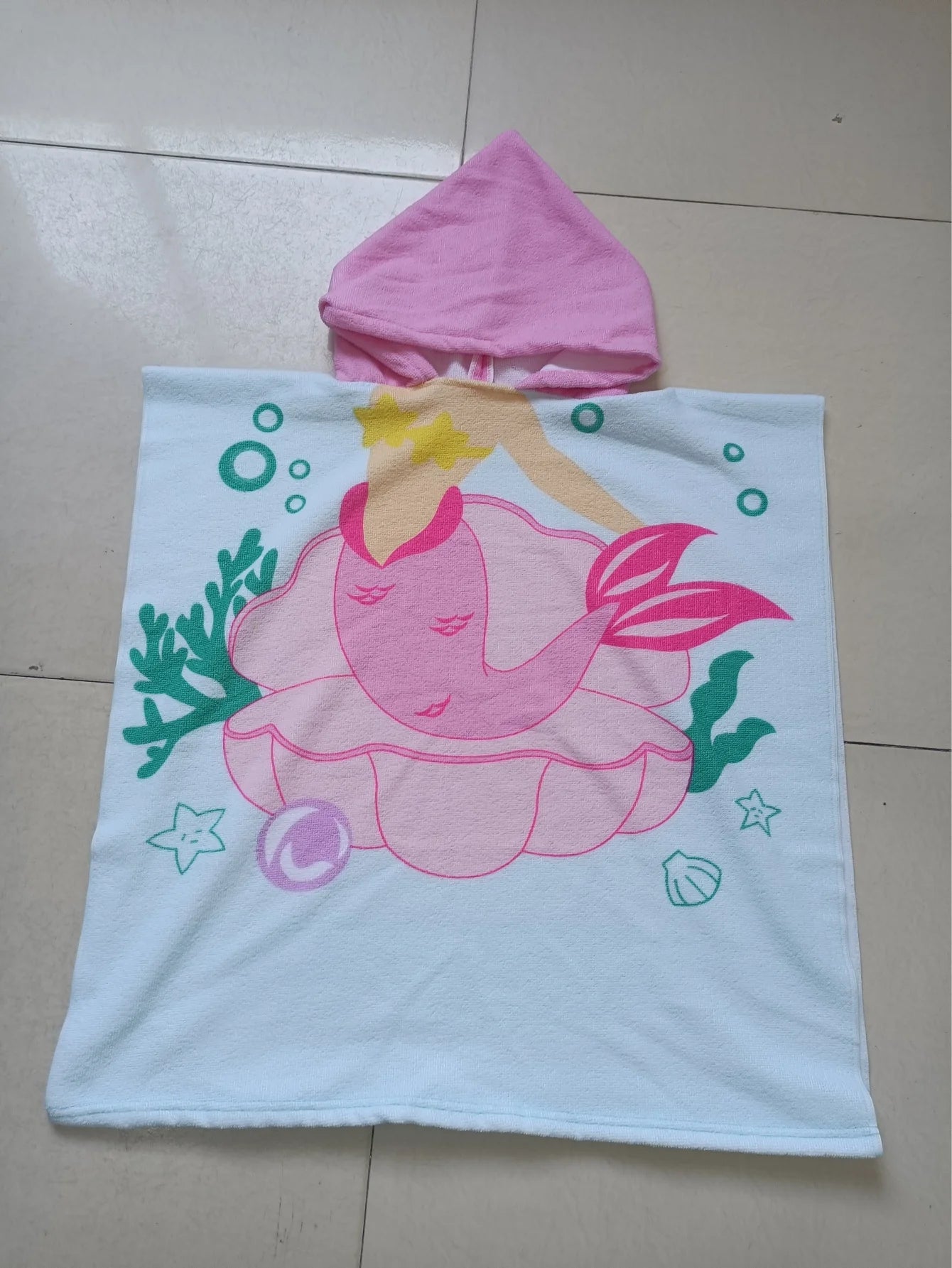 girl  Bathrobe Newborn Towel for Kids  Dress Up Kids Poncho Cape Kids Unicorn pattern Beach Towel Poncho Hooded Baby