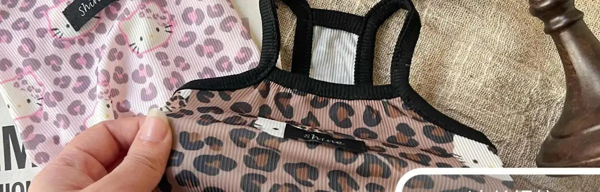 Novas roupas para animais de estimação, primavera/verão 2025, suspensórios corta-vento Spice Girls, estampa de leopardo, seda gelada e tecidos frescos, gatos e cães usam