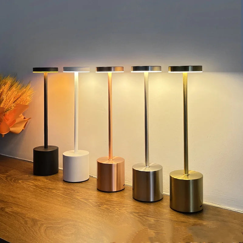 Luminária de mesa LED recarregável, de metal, com toque, para escrita, para cabeceira, criativa, ambiente, para decoração de bar e áreas externas, iluminação noturna 2024