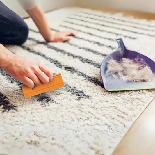 Ferramenta para remoção de pelos de animais de estimaçãoFerramenta para remoção de pelos de animais de estimaçãoRemovedor de pelos de cães de estimação