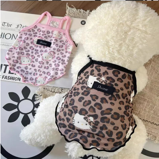 Novas roupas para animais de estimação, primavera/verão 2025, suspensórios corta-vento Spice Girls, estampa de leopardo, seda gelada e tecidos frescos, gatos e cães usam
