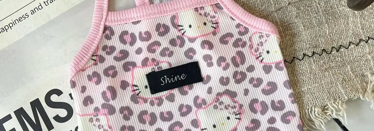 Novas roupas para animais de estimação, primavera/verão 2025, suspensórios corta-vento Spice Girls, estampa de leopardo, seda gelada e tecidos frescos, gatos e cães usam