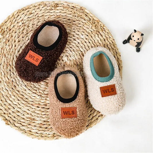 Pantufas de inverno para bebês, pantufas de chão para bebês, de pelúcia, quentes, para meninos e meninas, macias e antiderrapantes, para escola interna
