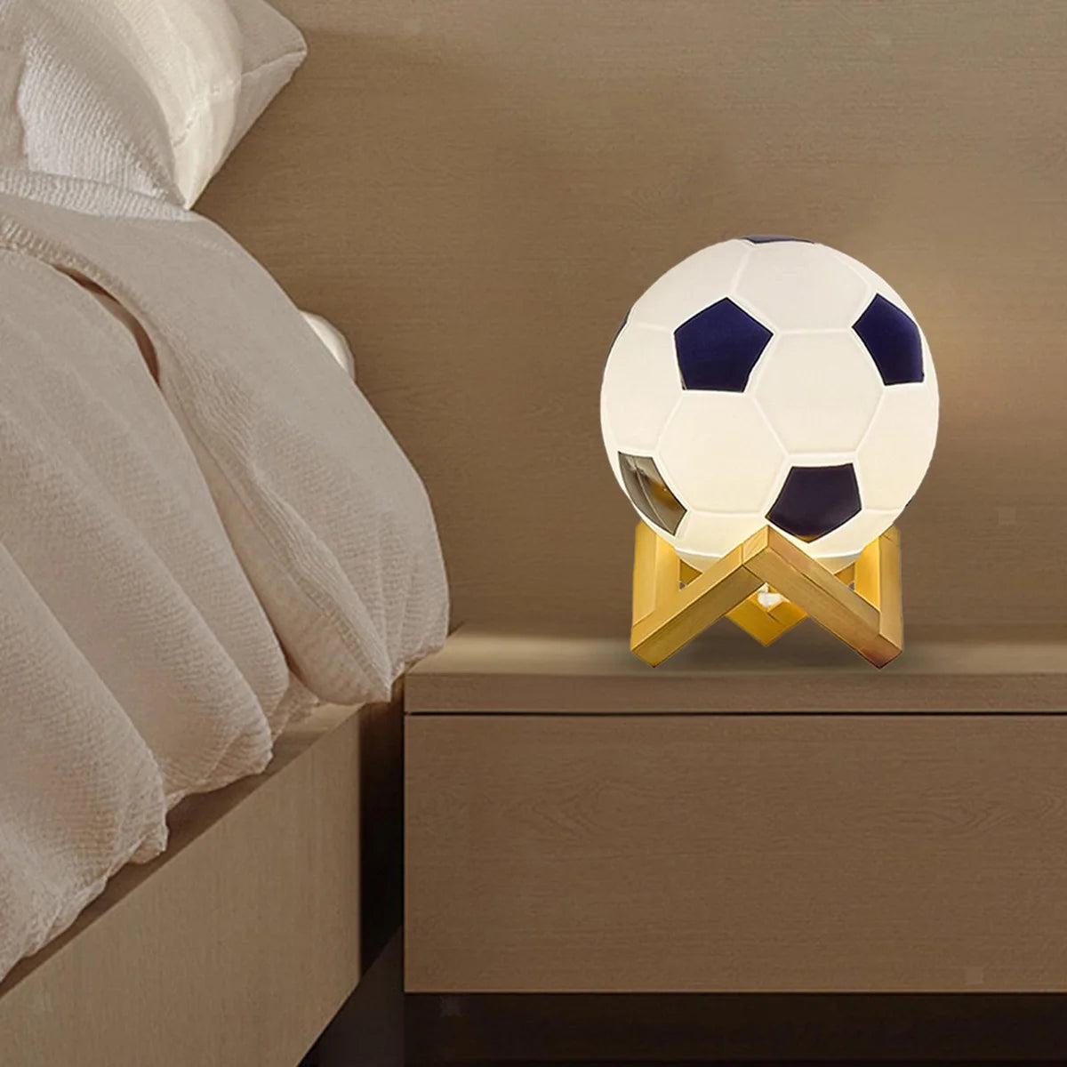 1 peça 14cm/5,5 pol. Luz noturna 3D de futebol, decoração de mesa para quarto, lâmpada de futebol alimentada por bateria, presente perfeito para decoração de adolescentes