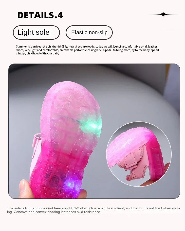 Sandálias infantis com luz LED para bebês meninas, sapatos casuais fofos da Hello Kitty para crianças, calçados antiderrapantes de praia para atividades ao ar livre, verão 2025