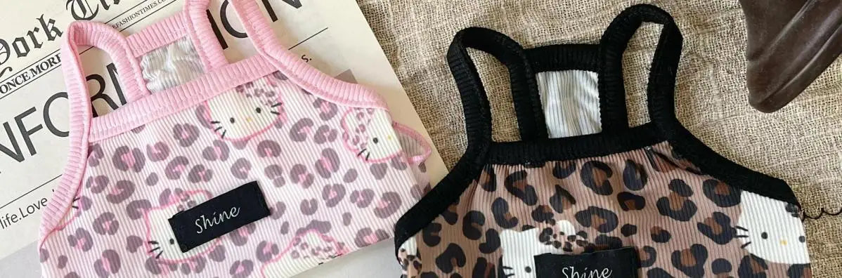 Novas roupas para animais de estimação, primavera/verão 2025, suspensórios corta-vento Spice Girls, estampa de leopardo, seda gelada e tecidos frescos, gatos e cães usam