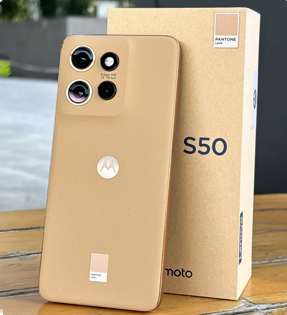 Smartphone Motorola Moto S50 Dimensity 7300 5G desbloqueado, tela P-OLED de 6,36'', 120Hz, 4310mAh, 68W SuperVOOC, câmera de 50MP NFC OTA