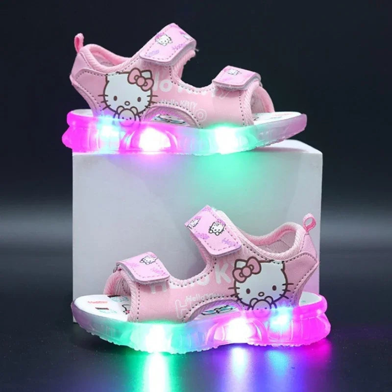 Sandálias infantis com luz LED para bebês meninas, sapatos casuais fofos da Hello Kitty para crianças, calçados antiderrapantes de praia para atividades ao ar livre, verão 2025
