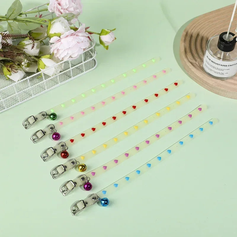 Colar luminoso para gatos, coleira pequena para cães, anti-perda, colar de silicone fluorescente, anel de pescoço, acessórios para animais de estimação