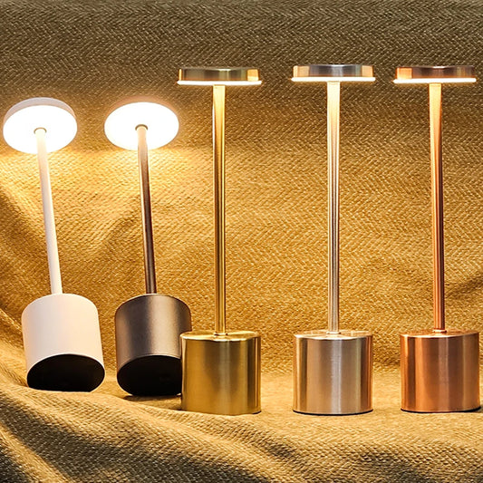 Luminária de mesa LED recarregável por USB com interruptor de toque e três cores, luminária de mesa de metal, abajur de cabeceira, decoração de quarto, bar, hotel, luz noturna