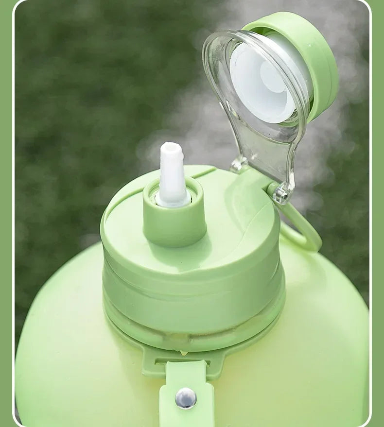 1 peça 2L Canudo Esportivo Grande Capacidade Fitness Com Canudo Plástico Portátil Garrafa de Água Ao Ar Livre Com Escala Chaleira Gradiente