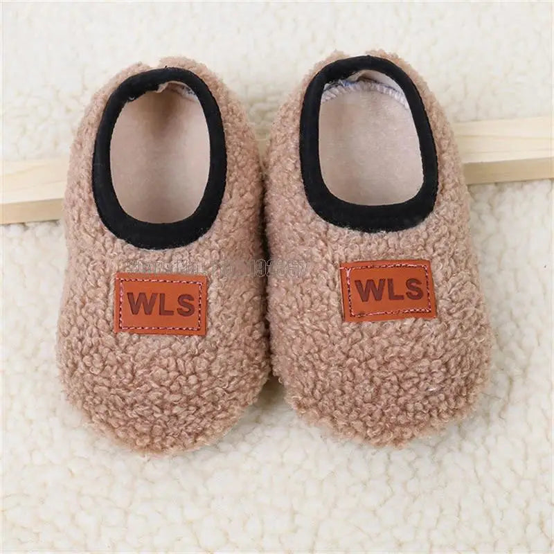 Pantufas de inverno para bebês, pantufas de chão para bebês, de pelúcia, quentes, para meninos e meninas, macias e antiderrapantes, para escola interna
