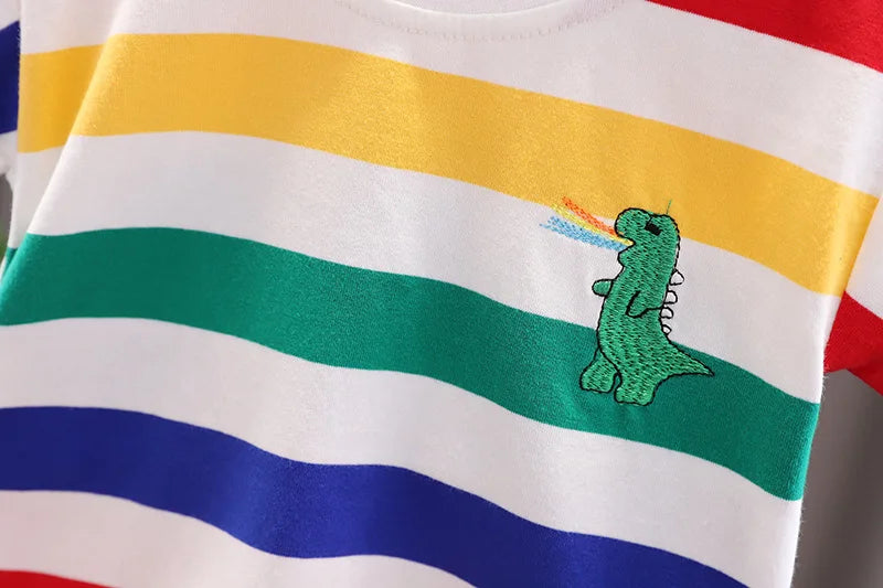 Conjunto de roupas de verão fofo de dinossauro com estampa de desenho animado infantil, camiseta com gola redonda + shorts + bolsa para bebês meninos e meninas, novos agasalhos infantis